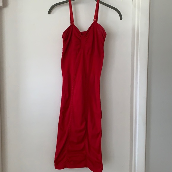 Fitted mid length red dress - Picture 1 of 1